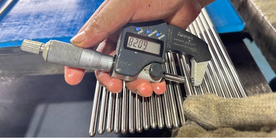 11SMnPb30和1215鋼材對比：哪個更適合批量加工？